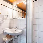 Weingut Schuh Guest house 3*
