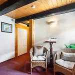 Guest house Weingut Schuh 3*