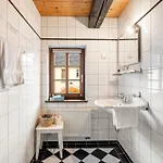 Guest house Weingut Schuh 3*