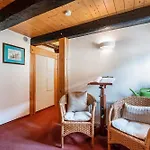 Weingut Schuh Guest house 3*