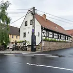 Weingut Schuh 3* コスヴィヒ