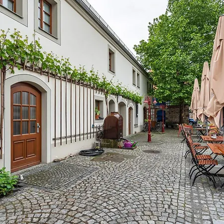 Weingut Schuh Гостевой дом 3*