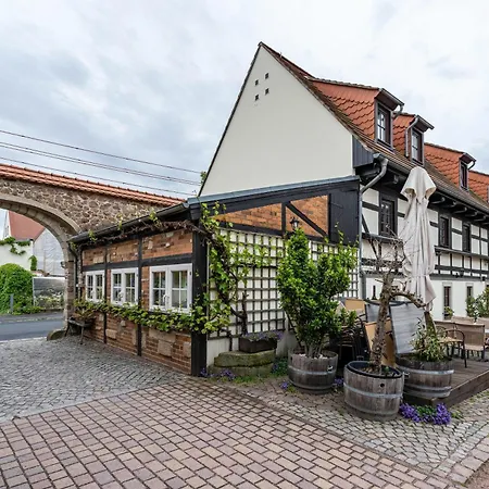 Weingut Schuh Гостевой дом Косвиг