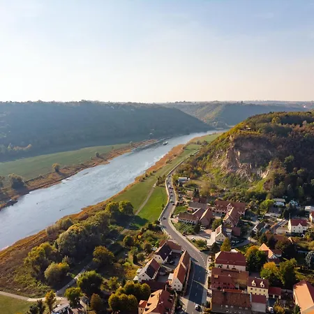 Weingut Schuh Гостевой дом 3*