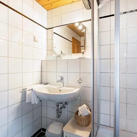 Гостевой дом Weingut Schuh 3*