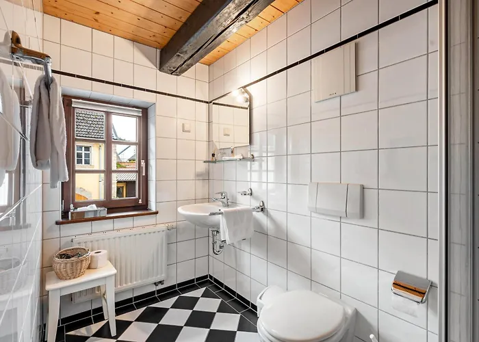 Weingut Schuh Guest house 3*