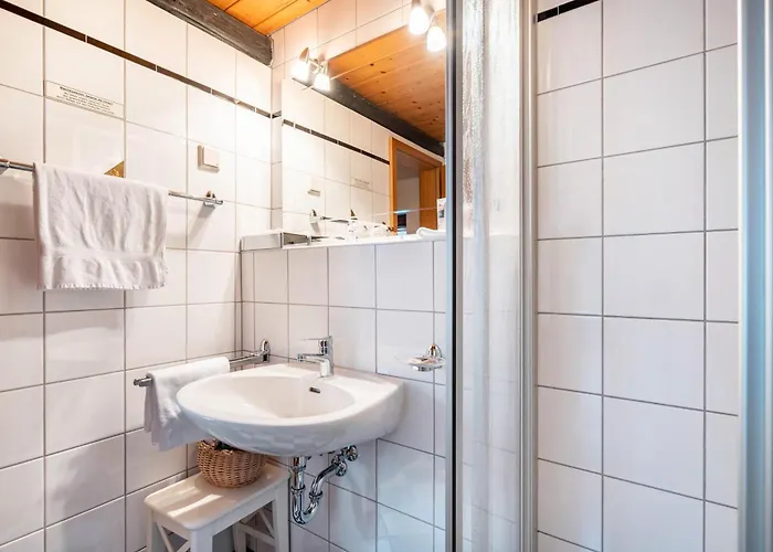 Weingut Schuh Guest house 3*